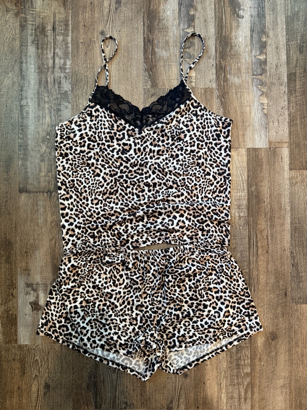 JOYSPUN Super Soft Pajama Set - Cheetah